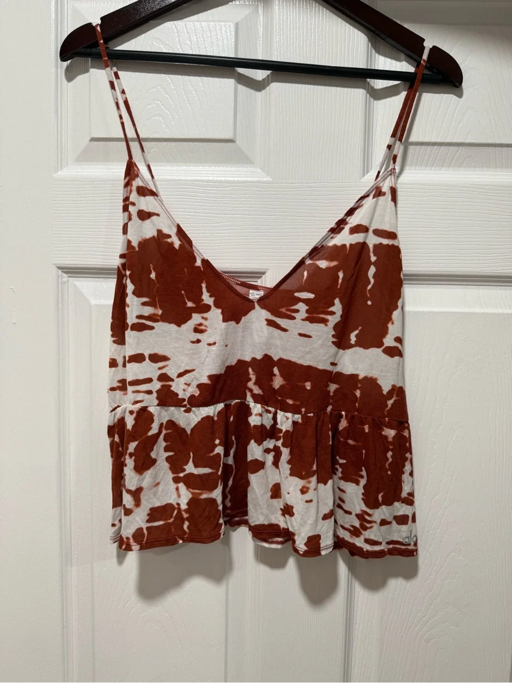ALO Yoga Rust and White Tie-Dye V-Neck Peplum Cami